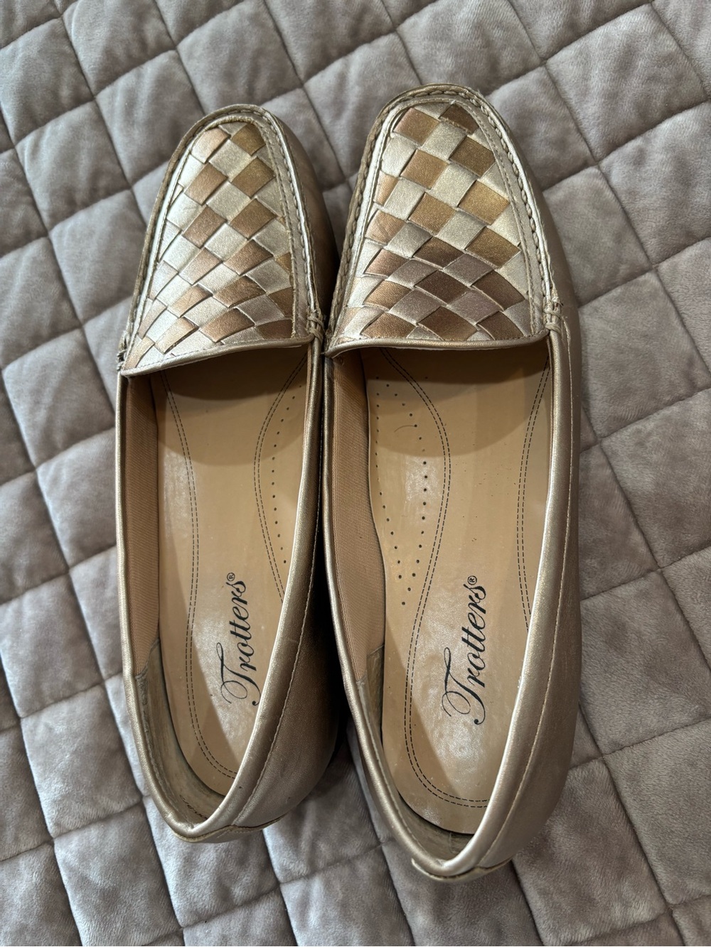 Trotters Metallic Woven Loafers in Champagne Gold